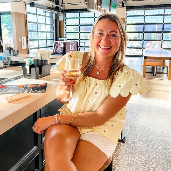 Meet your Posher, Abby - Picture 3 of 5